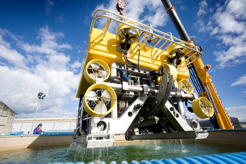 Chinese rail company buys UK maritime engineering firm